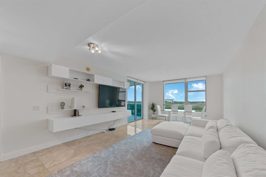 TAO SAWGRASS CONDOMINIUM - Residential