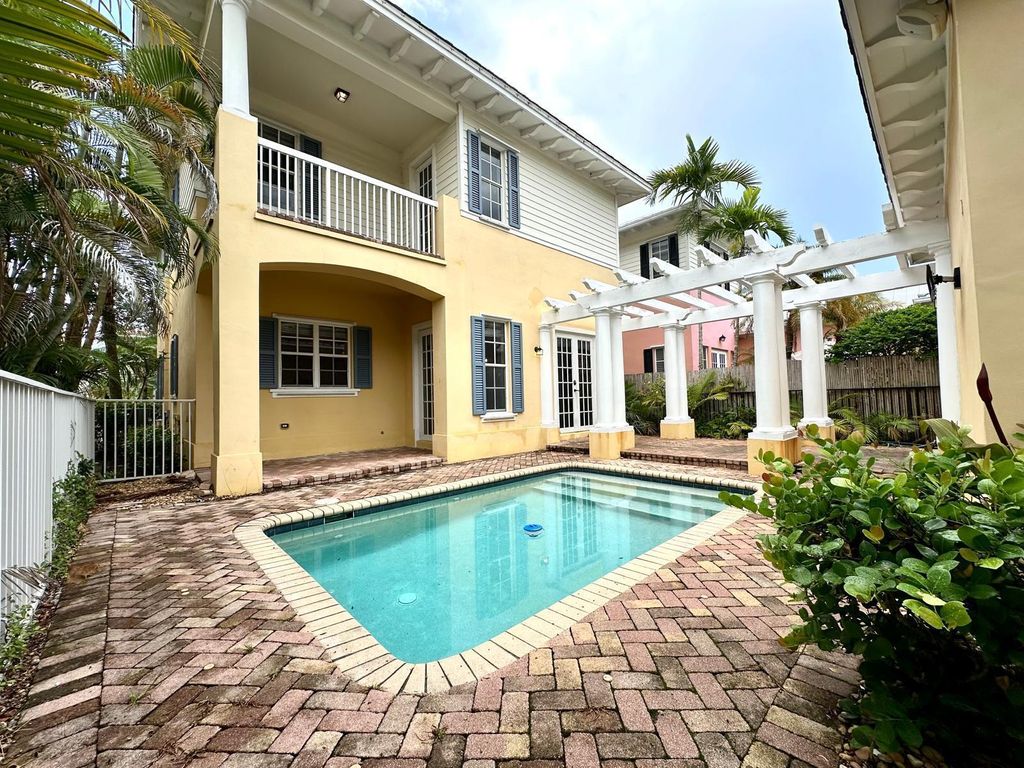 Photo of 224 W Bay Cedar Circle, Jupiter, FL 33458 (MLS # R11126330)