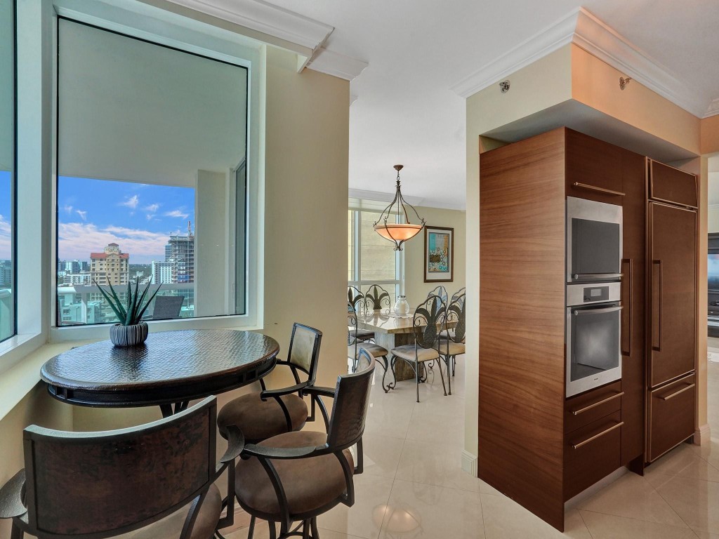 Las Olas Beach Club - Residential Lease