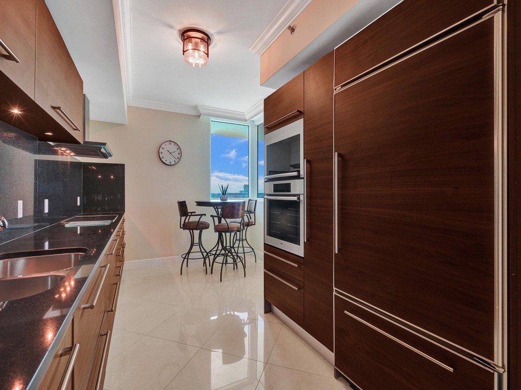 Las Olas Beach Club - Residential Lease