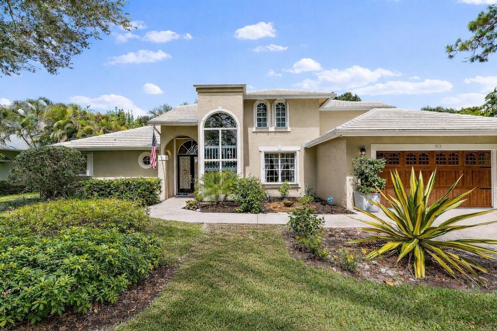 Photo of 19115 SE Coral Reef Lane, Jupiter, FL 33458 (MLS # B26012205)