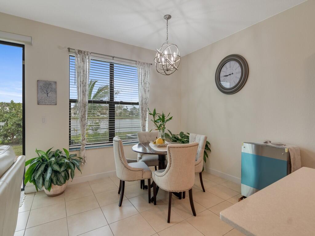 886 S Verona Trace Drive