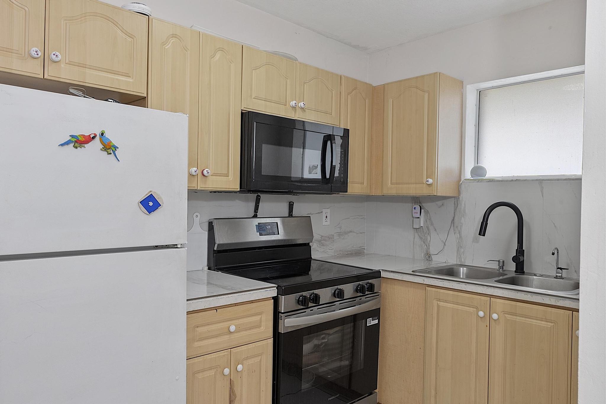 EAST VISTA CONDO - Residential