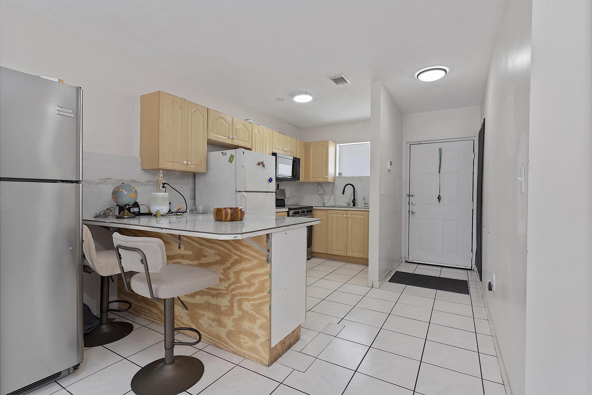 EAST VISTA CONDO - Residential
