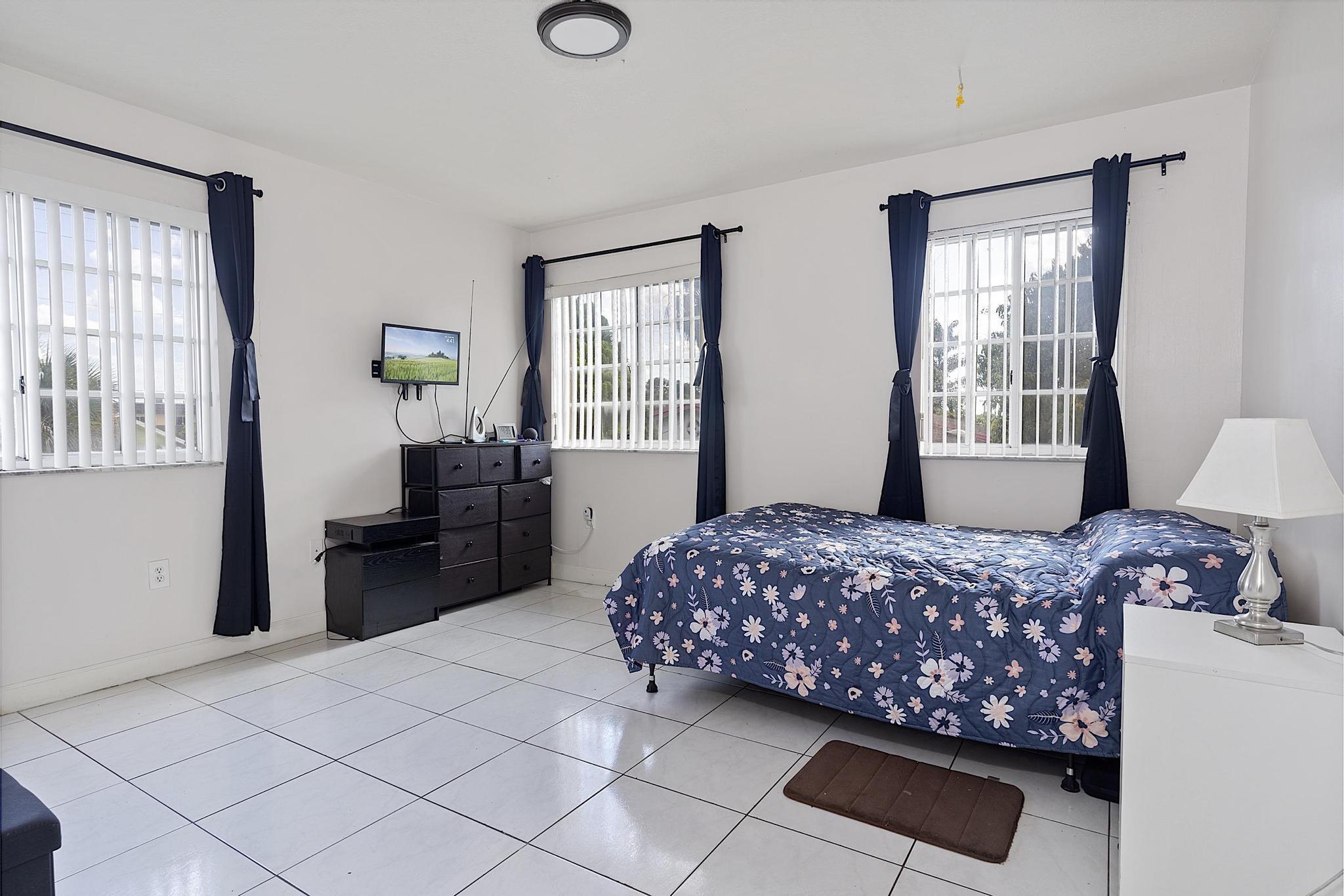 EAST VISTA CONDO - Residential
