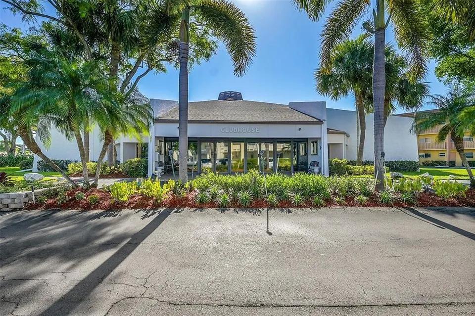 6700 ROYAL PALM Boulevard 203D