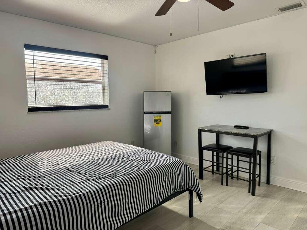 PORT ST LUCIE SECTION 27 - Residential Lease