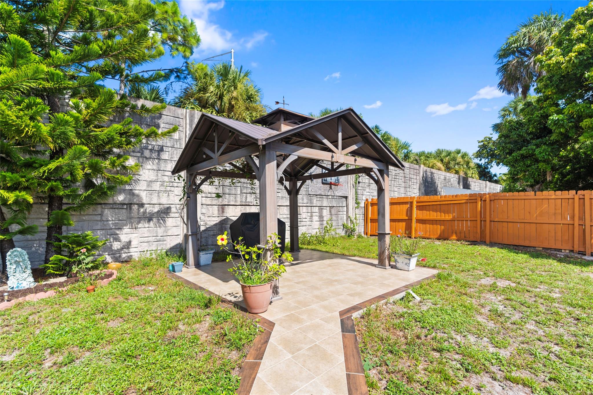 9978 Moss Pond Drive