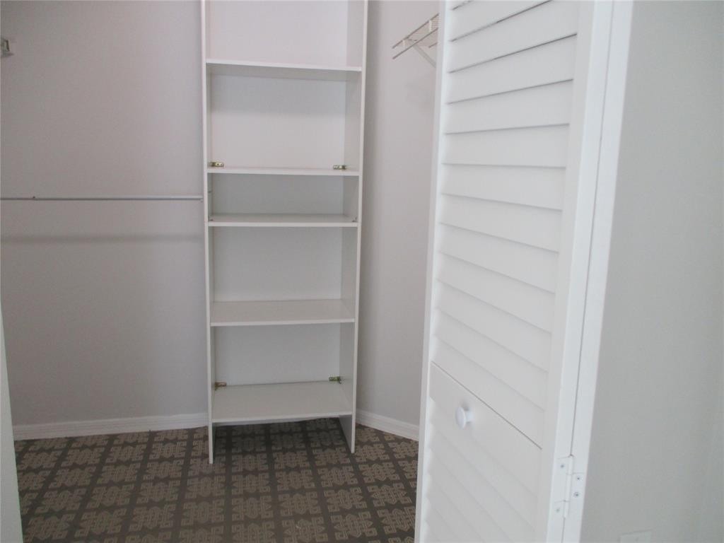 EVERGREEN LAKES - Residential Lease