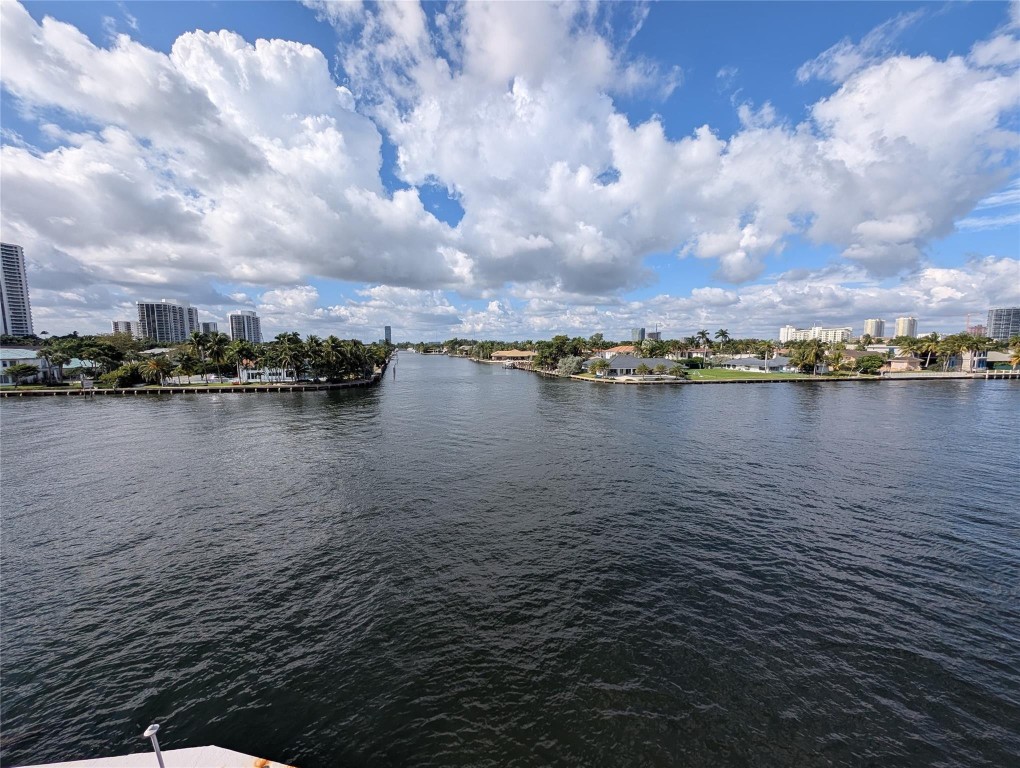 Golden Bay Towers - Residential