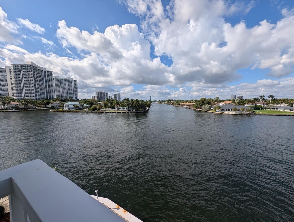 Golden Bay Towers - Residential