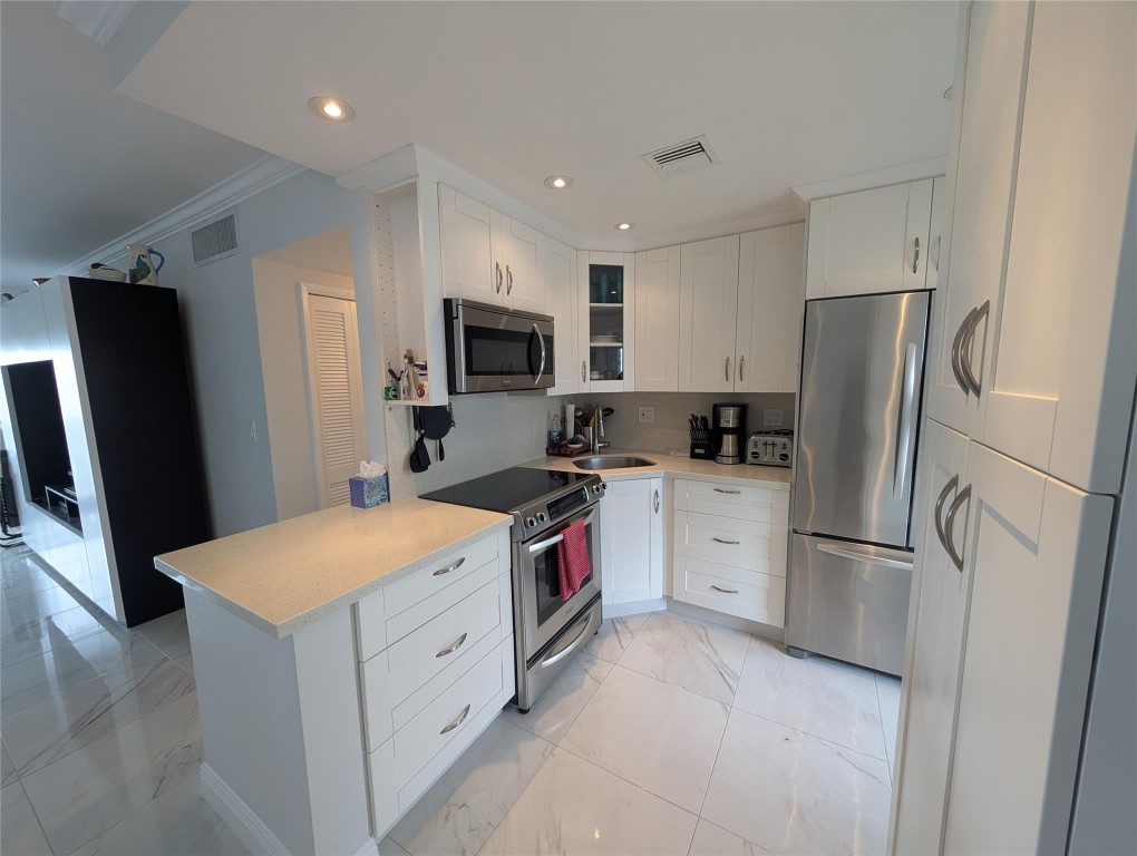 Golden Bay Towers - Residential