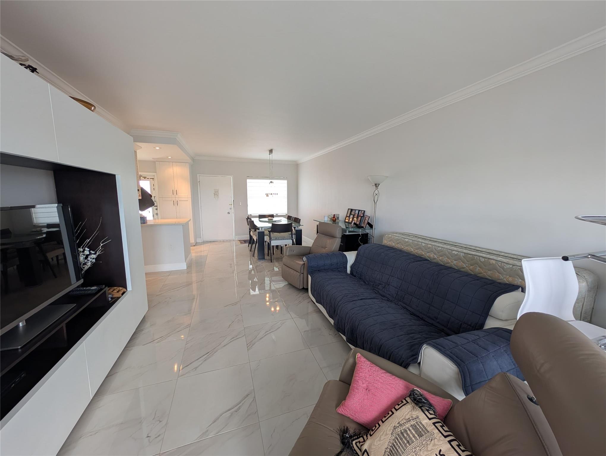 Golden Bay Towers - Residential