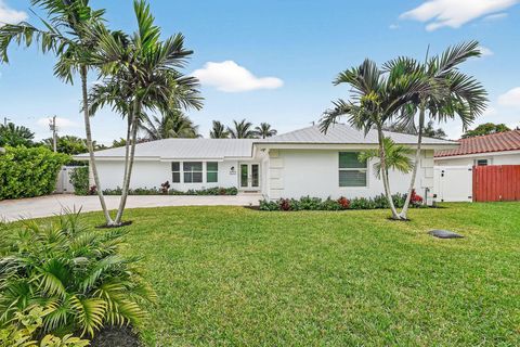 Photo of 19228 Caribbean Court, Jupiter, FL 33469 (MLS # R11166750)