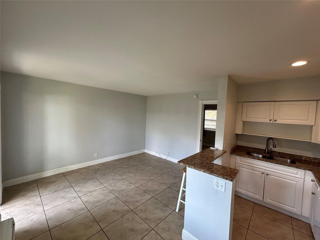 Photo of 921 NE 17th Avenue #2, Fort Lauderdale, FL 33304 (MLS # B26032153)