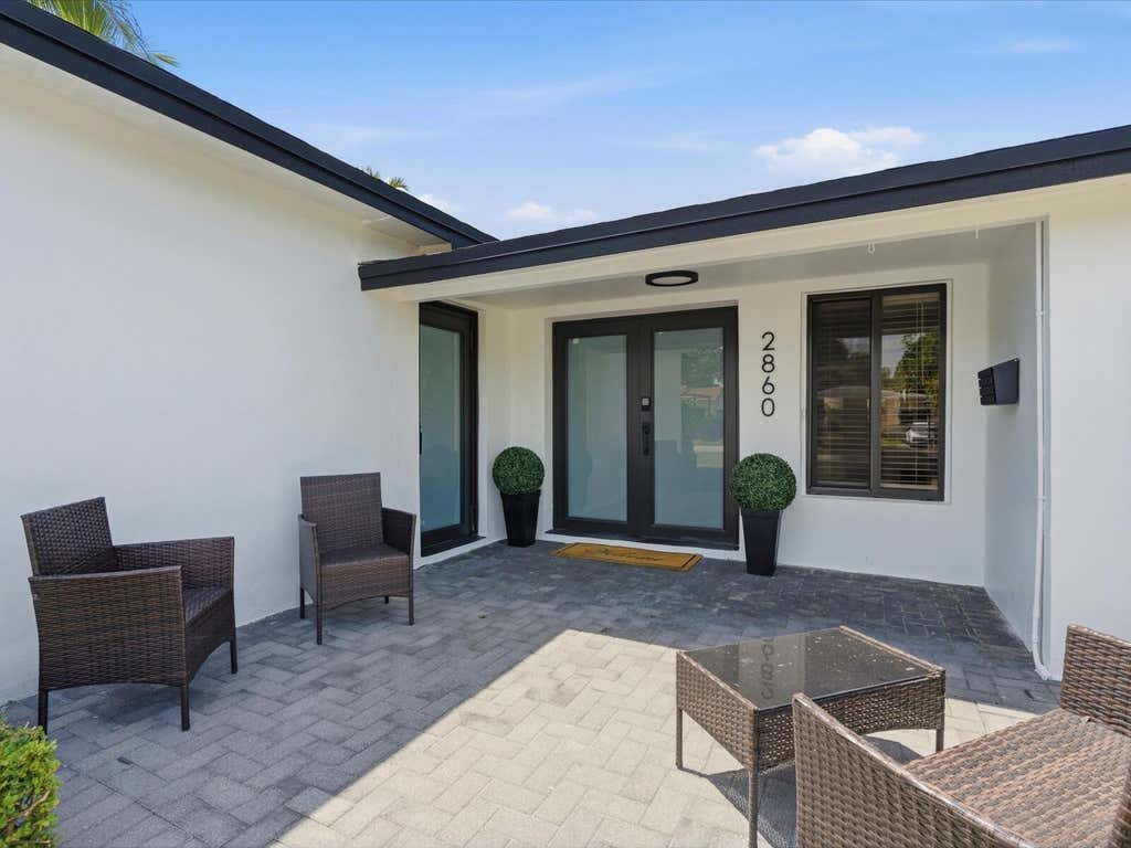 Photo of 2860 MONROE Street, Hollywood, FL 33020 (MLS # B26068563)