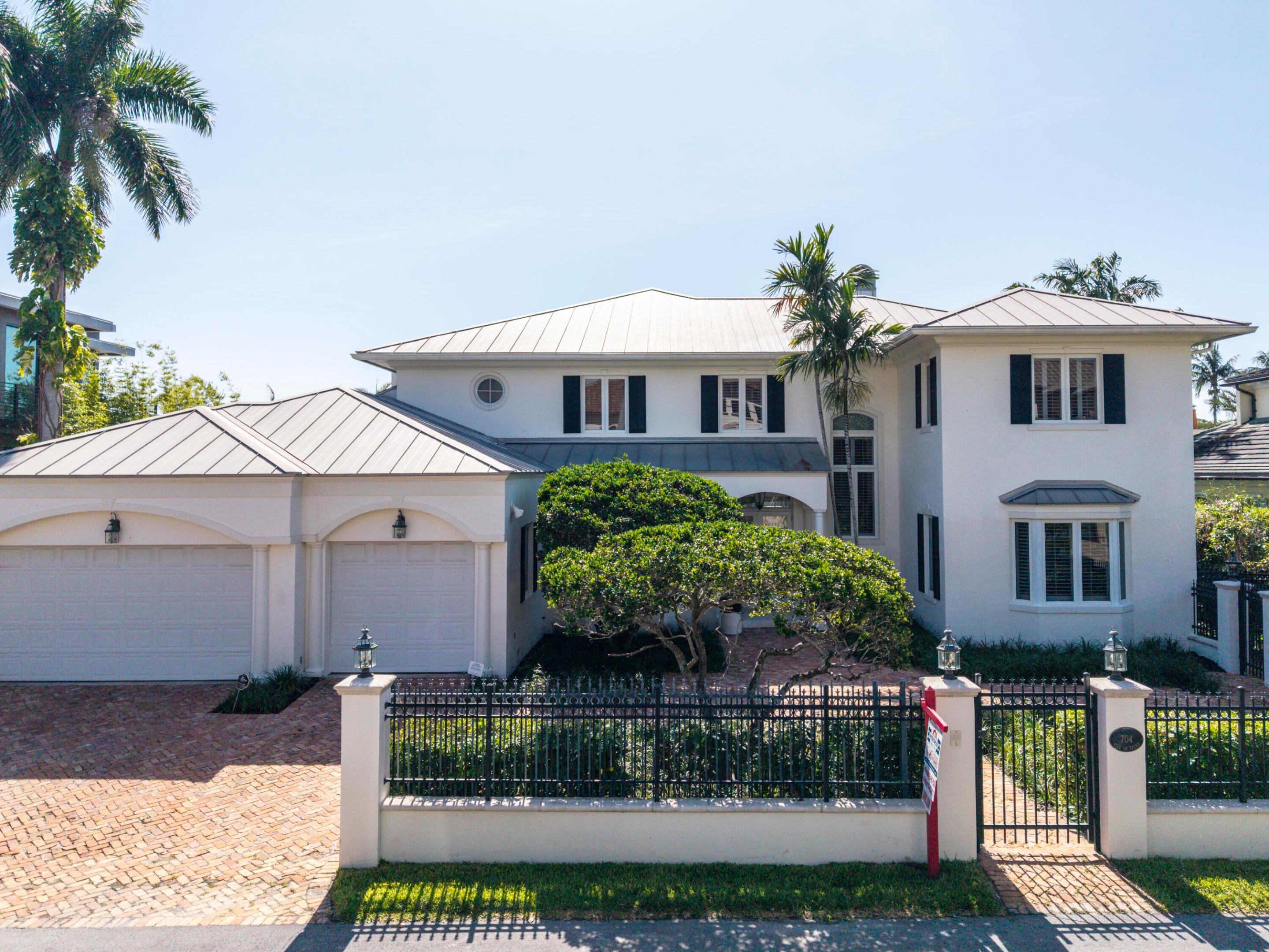 704 Isle Of Palms Drive, Fort Lauderdale FL 33301