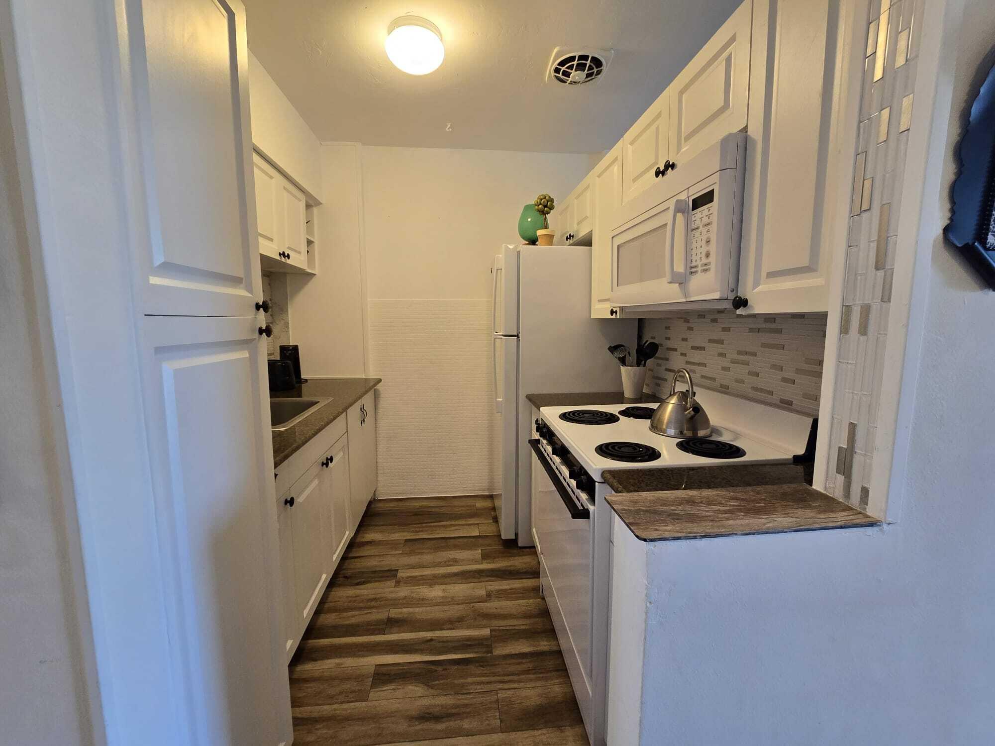 1000 SW 10th Avenue SW 19p