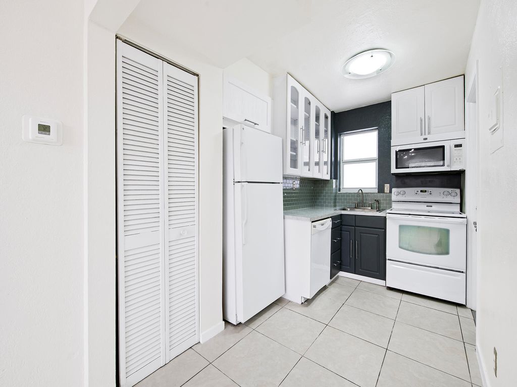 Photo of 2238 Monroe Street #306, Hollywood, FL 33020 (MLS # B26011110)