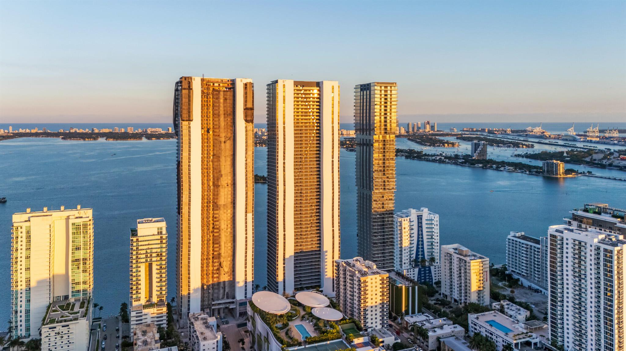 BAY BREEZE - Residential