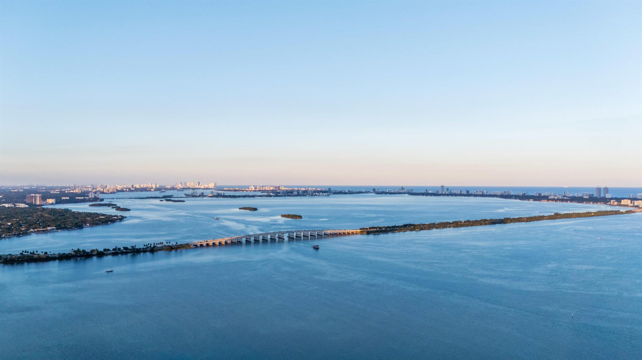 BAY BREEZE - Residential