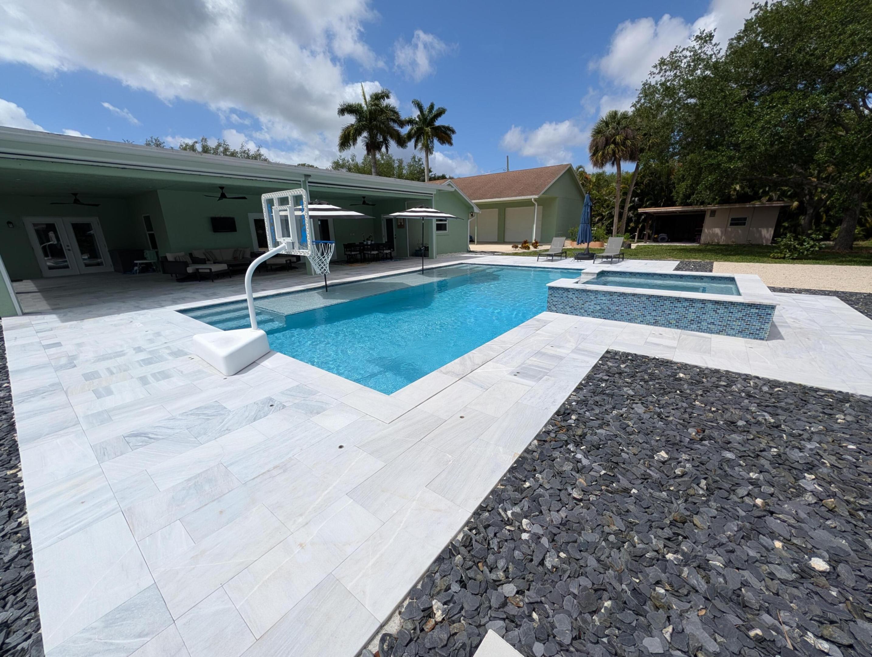 PALM BEACH RANCHETTES - Residential