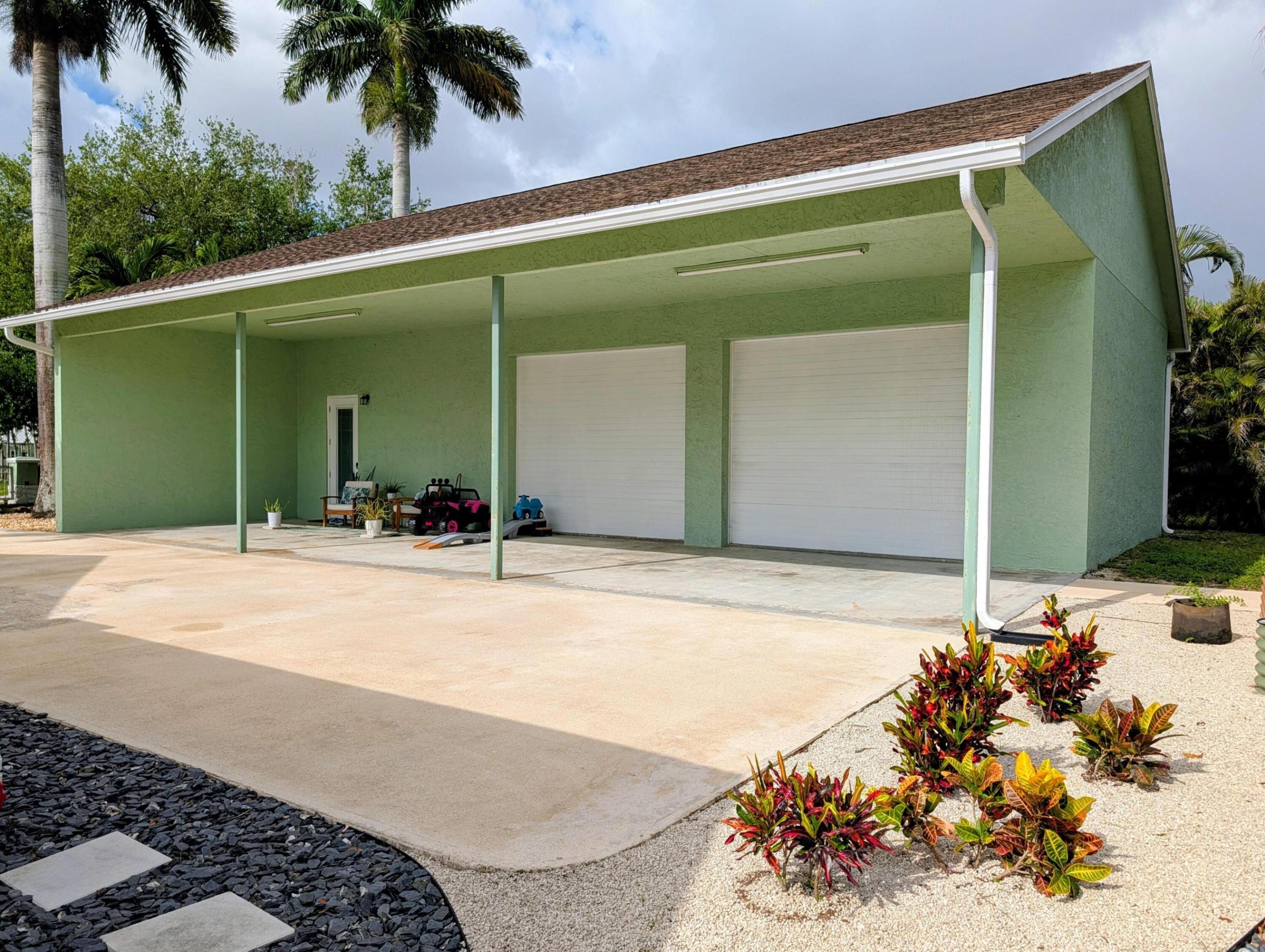 PALM BEACH RANCHETTES - Residential