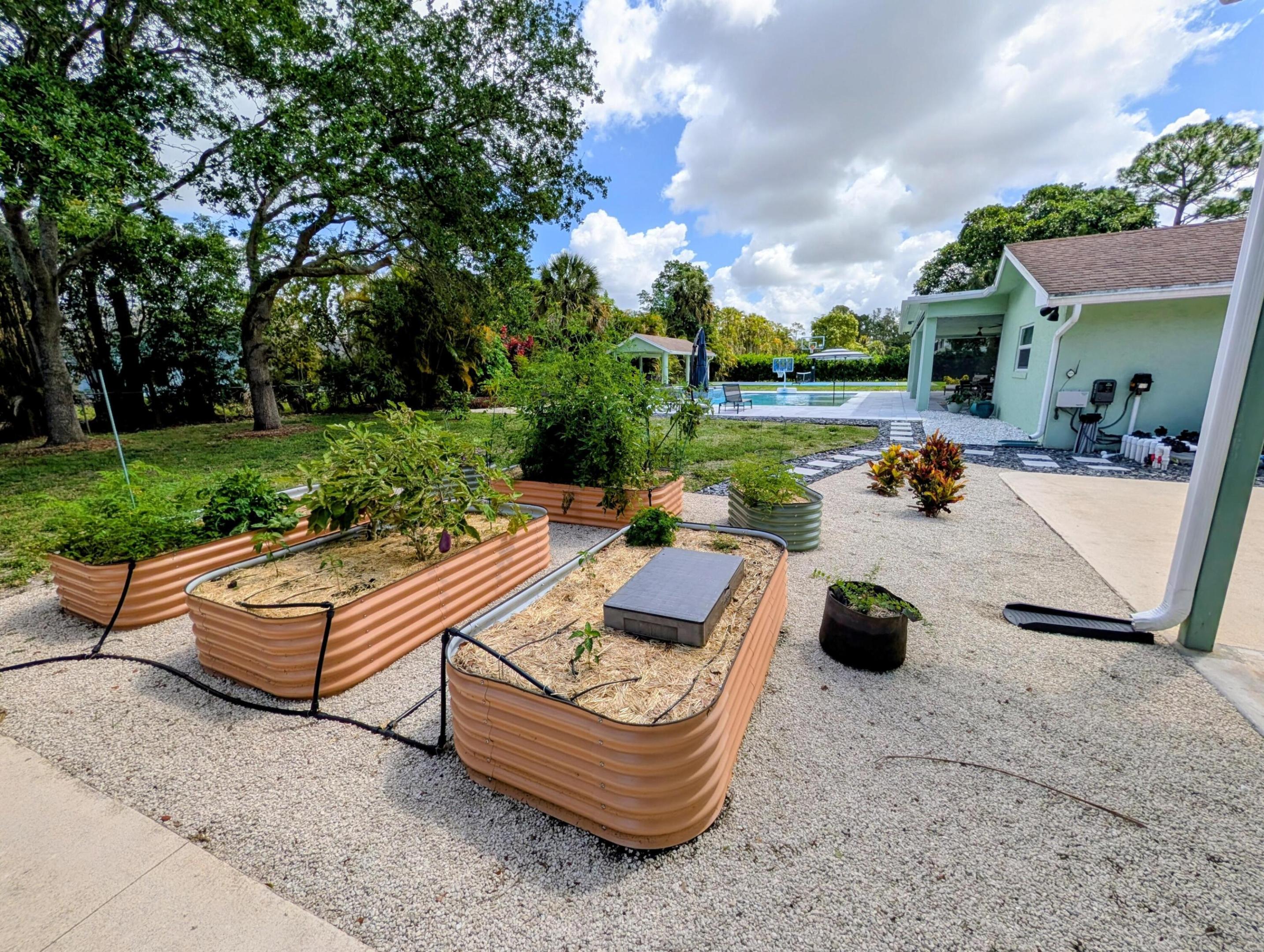 PALM BEACH RANCHETTES - Residential