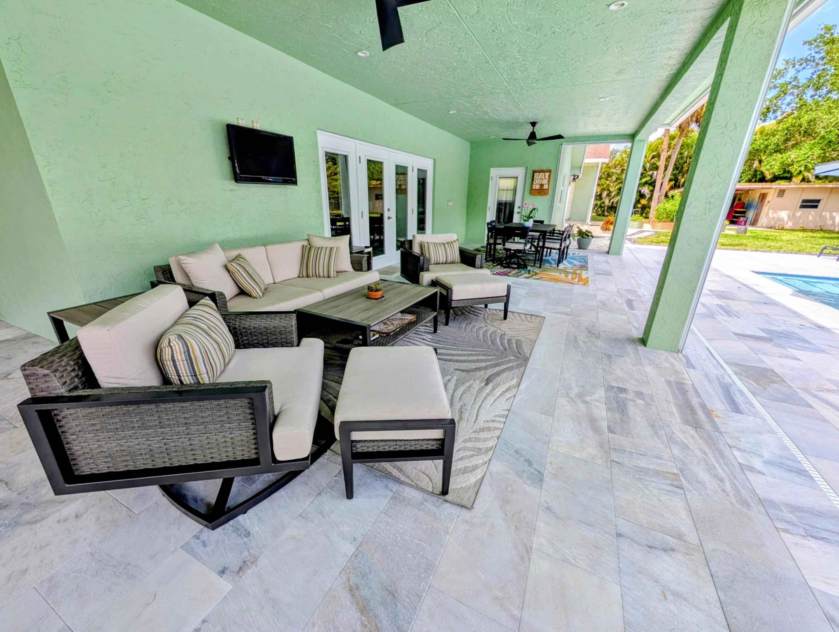 PALM BEACH RANCHETTES - Residential