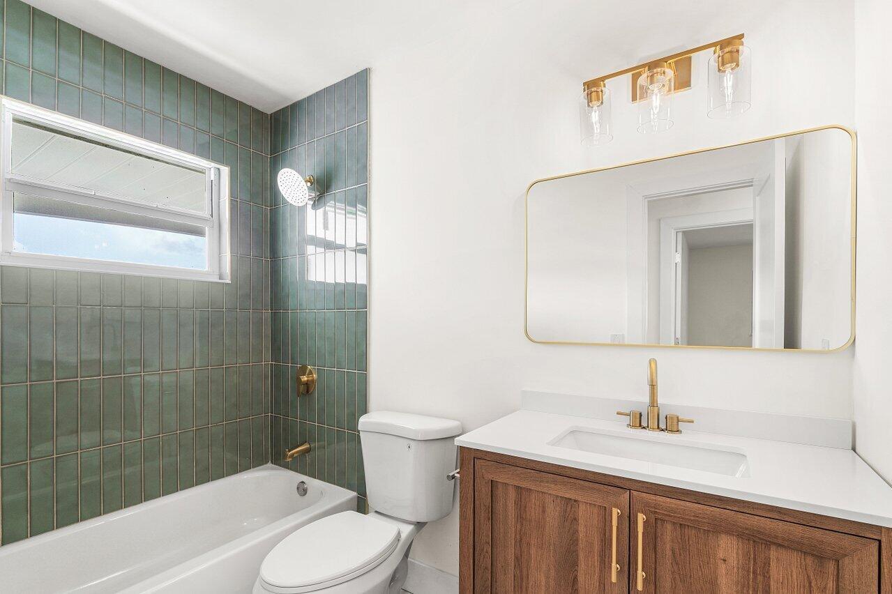 EDGEWATER PARK IN - Residential