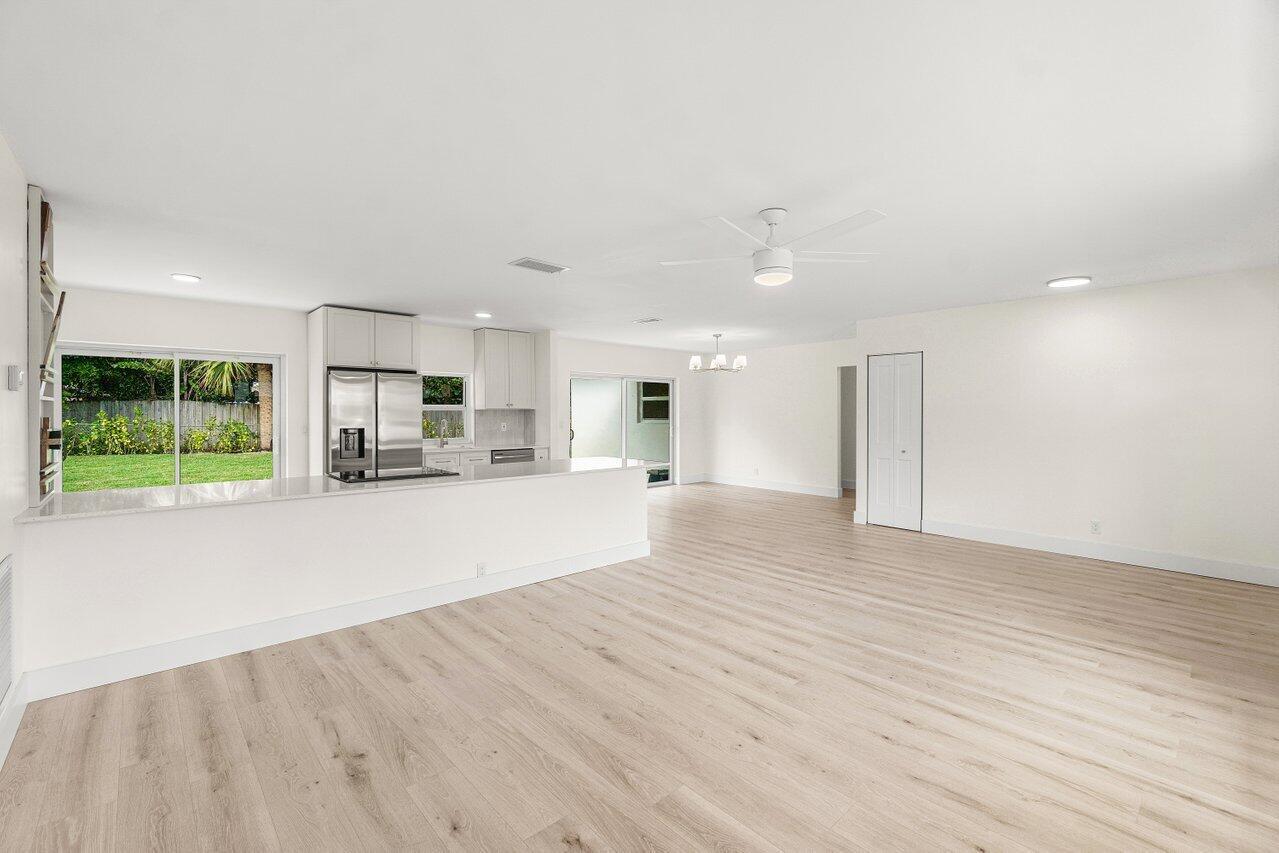 EDGEWATER PARK IN - Residential