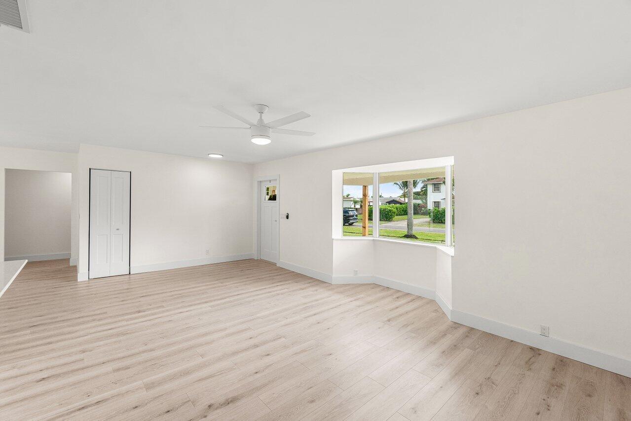 EDGEWATER PARK IN - Residential