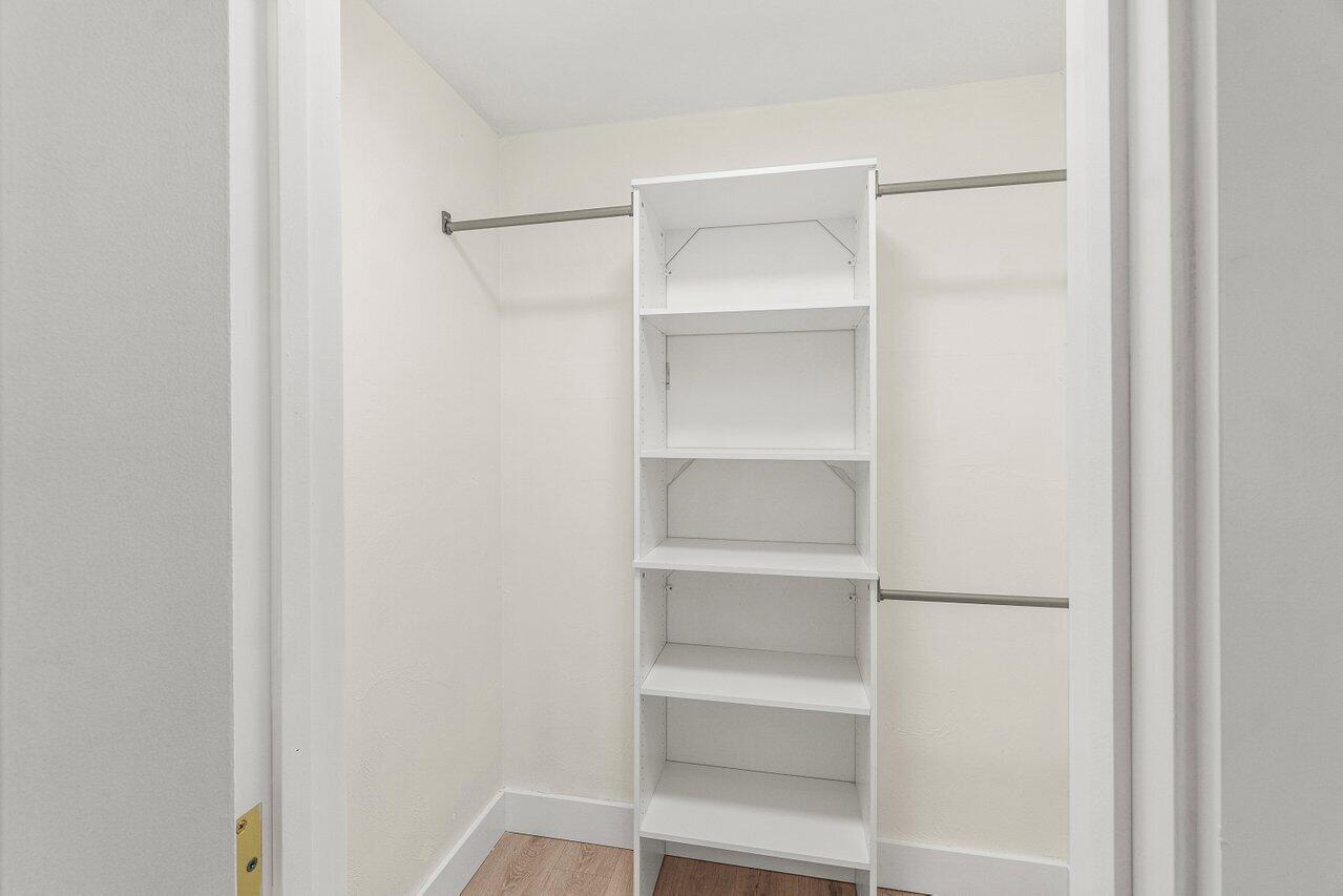 EDGEWATER PARK IN - Residential