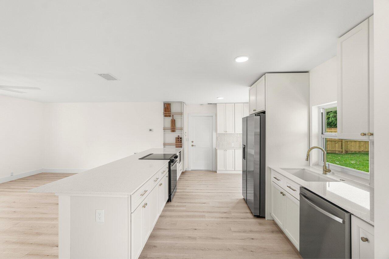 EDGEWATER PARK IN - Residential