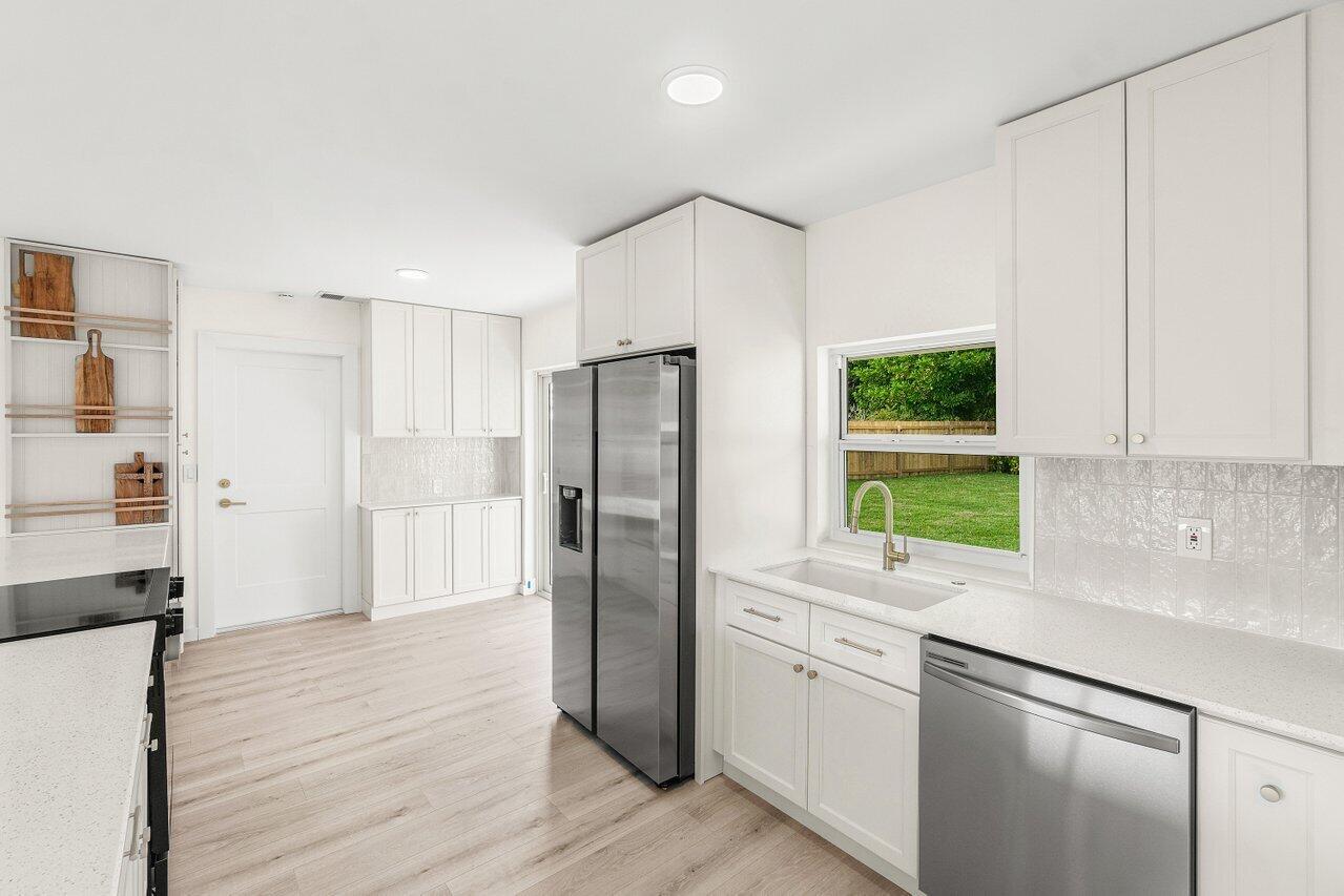 EDGEWATER PARK IN - Residential