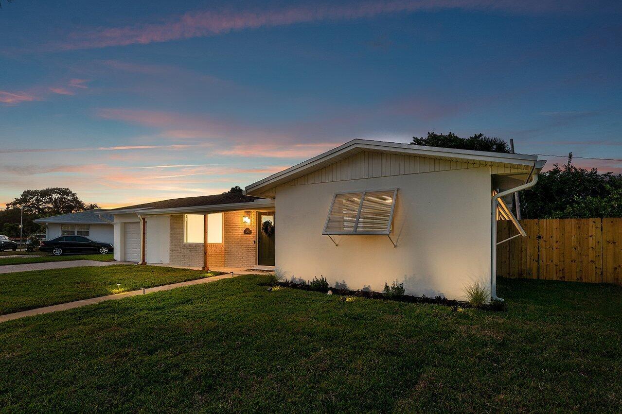 EDGEWATER PARK IN - Residential