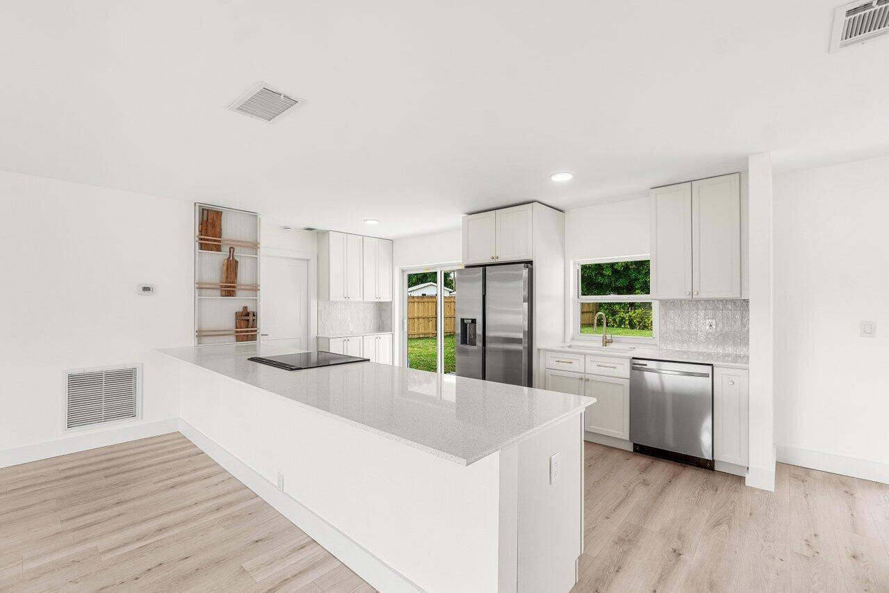 EDGEWATER PARK IN - Residential