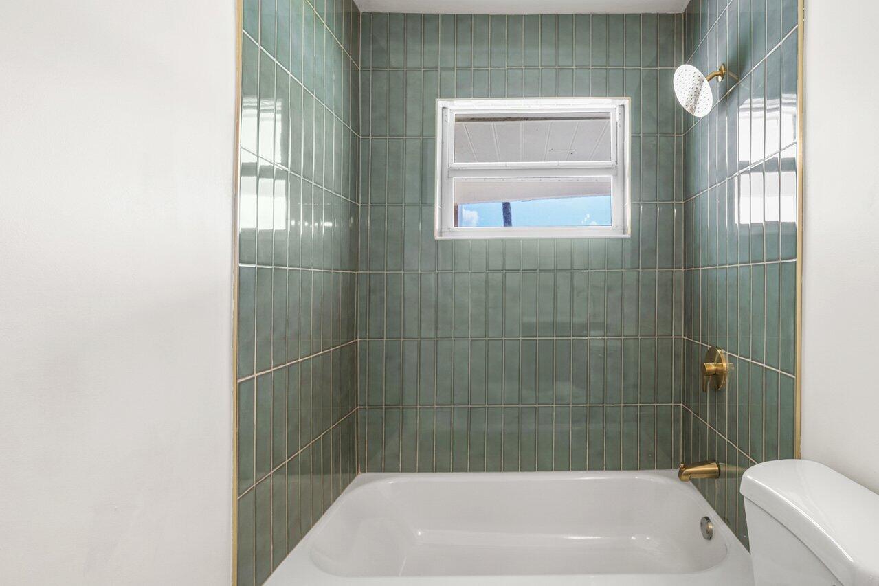 EDGEWATER PARK IN - Residential