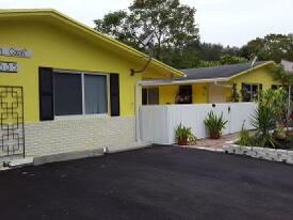 Photo of 635 SW 14th Terrace #1, Fort Lauderdale, FL 33312 (MLS # R10983956)