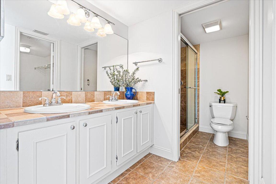 PARK SQUARE CONDO (AKA COUNTRY MEADOWS CONDO) - Residential