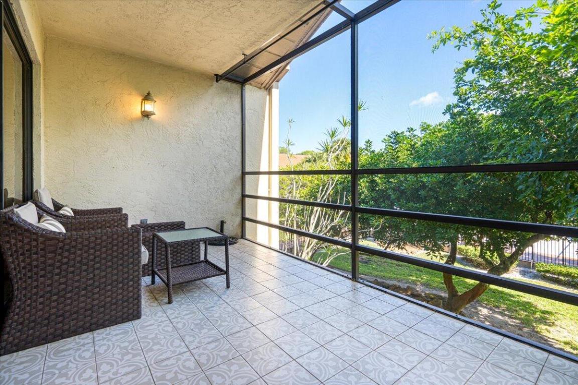 PARK SQUARE CONDO (AKA COUNTRY MEADOWS CONDO) - Residential