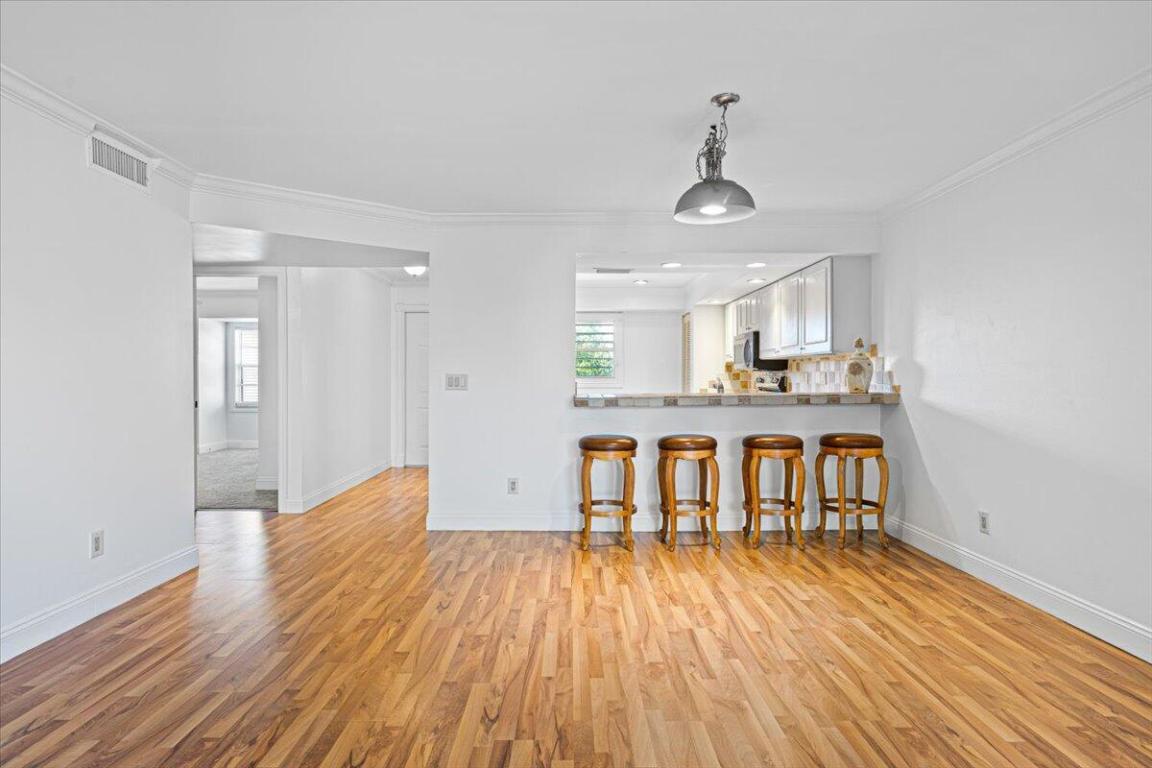 PARK SQUARE CONDO (AKA COUNTRY MEADOWS CONDO) - Residential