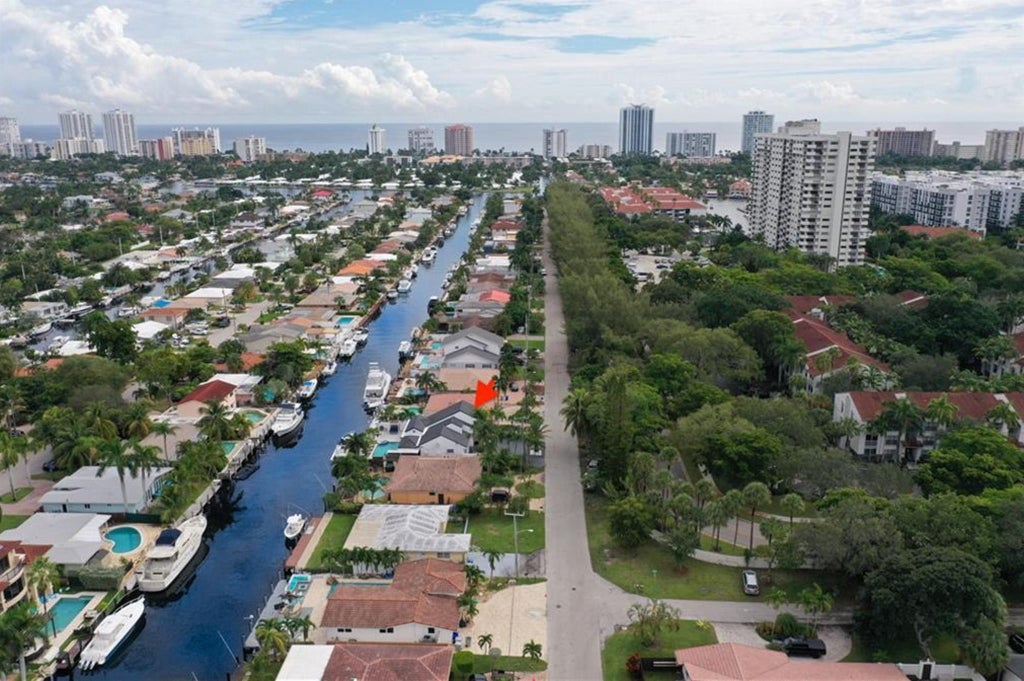 Photo of 2363 SE 15th Street, Pompano Beach, FL 33062 (MLS # F10402022)