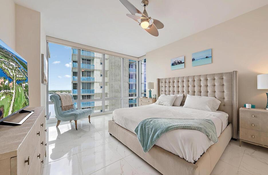 WATER CLUB - Residential