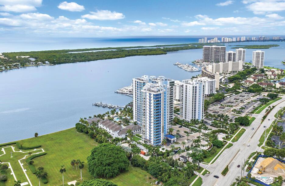 WATER CLUB - Residential