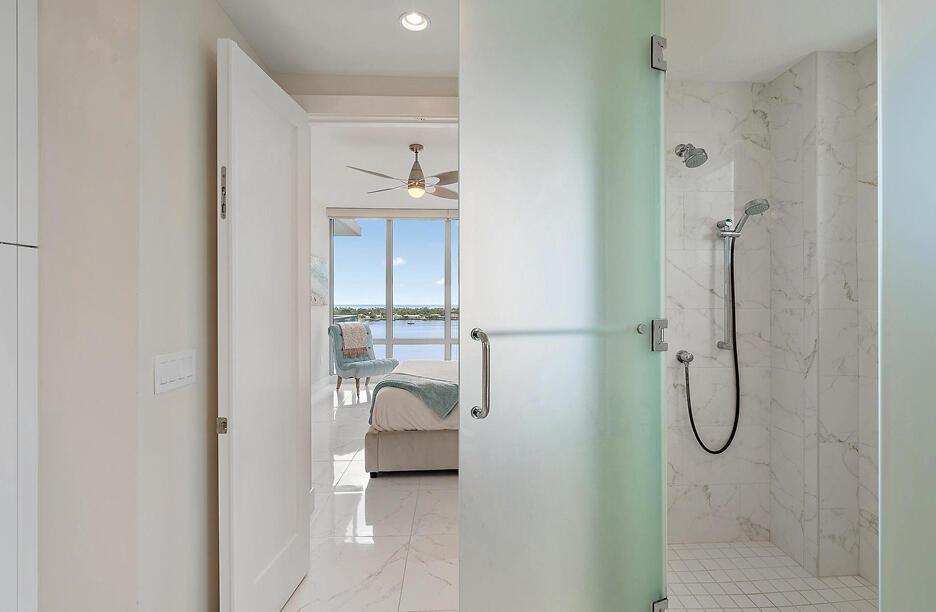 WATER CLUB - Residential