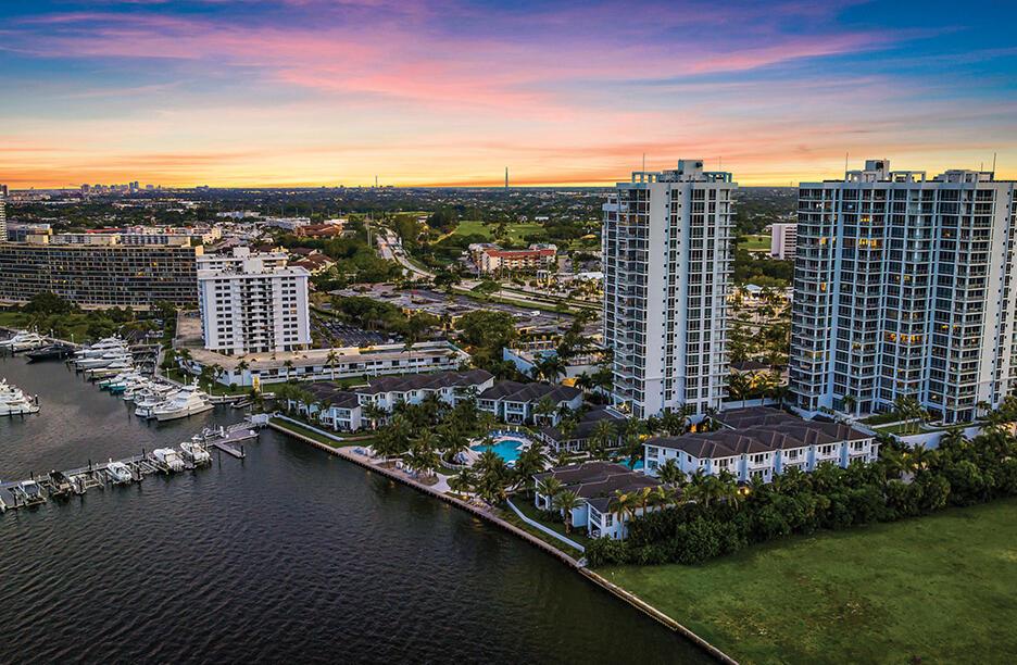 WATER CLUB - Residential