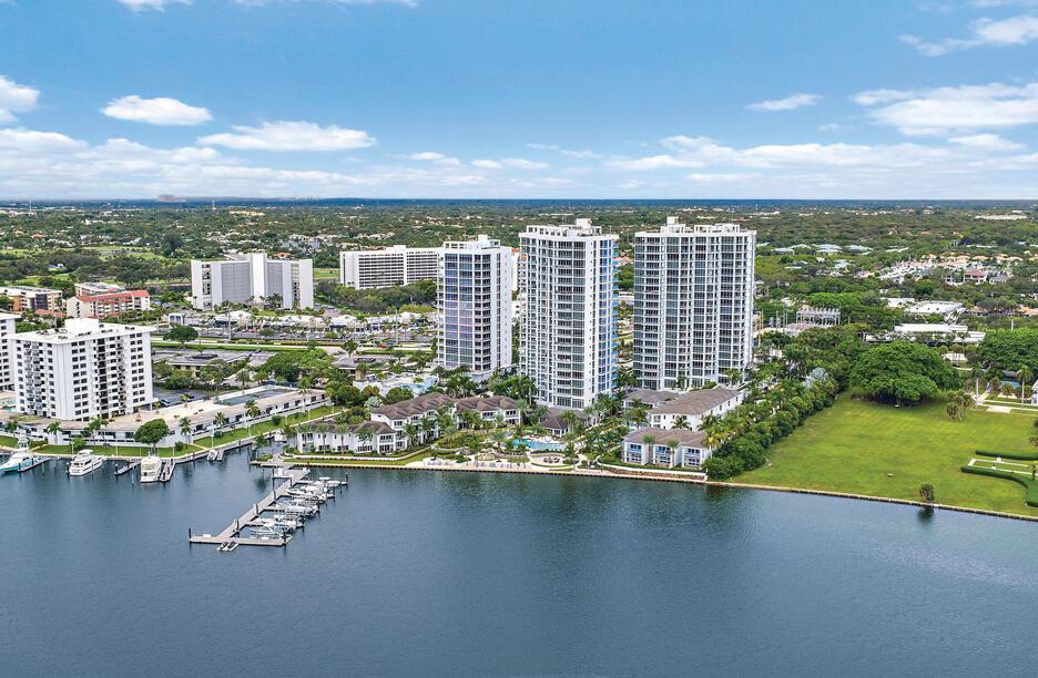 WATER CLUB - Residential