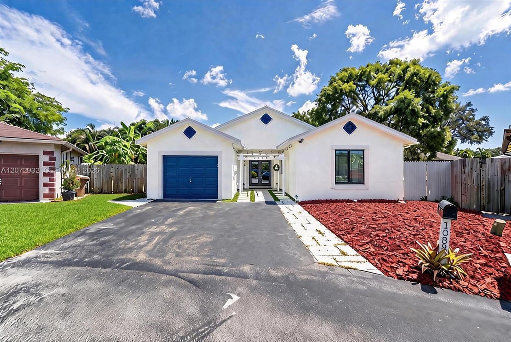 Photo of 1038 SW 120th Way #1038, Davie, FL 33325 (MLS # A12072932)