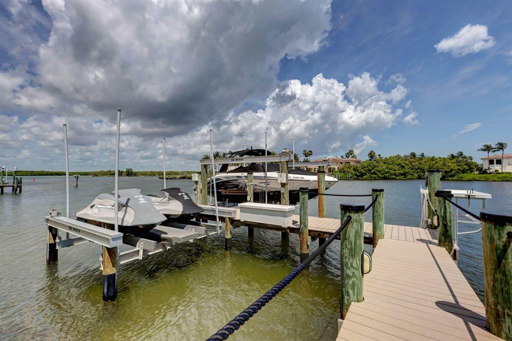 SAILFISH POINT - Residential
